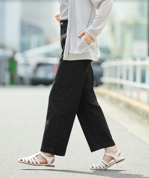 Honeys（ハニーズ）の「デニムストレートパンツ（デニムパンツ・レディース・ブラック/インディゴブルー/ブルー/オフホワイト・LL/SS/S/M/L）」の3枚目の写真