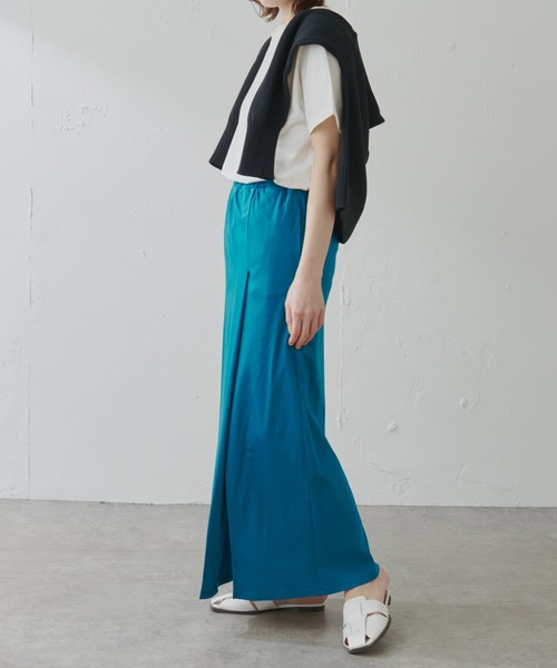 COLLAGE GALLARDAGALANTE（コラージュガリャルダガランテ）の「スニーカーにヒールに合うカットスリットタイトスカート/手洗い可（スカート・レディース・ブラック/ベージュ/ブルー・FREE）」の20枚目の写真