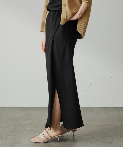 COLLAGE GALLARDAGALANTE（コラージュガリャルダガランテ）の「スニーカーにヒールに合うカットスリットタイトスカート/手洗い可（スカート・レディース・ブラック/ベージュ/ブルー・FREE）」の14枚目の写真