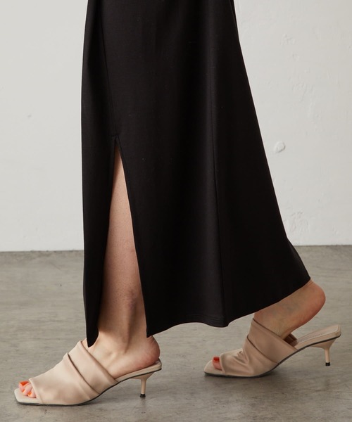 COLLAGE GALLARDAGALANTE（コラージュガリャルダガランテ）の「スニーカーにヒールに合うカットスリットタイトスカート/手洗い可（スカート・レディース・ブラック/ベージュ/ブルー・FREE）」の11枚目の写真