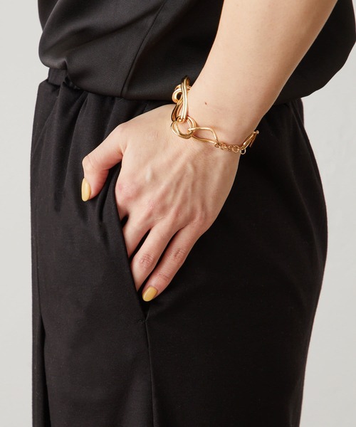 COLLAGE GALLARDAGALANTE（コラージュガリャルダガランテ）の「スニーカーにヒールに合うカットスリットタイトスカート/手洗い可（スカート・レディース・ブラック/ベージュ/ブルー・FREE）」の18枚目の写真