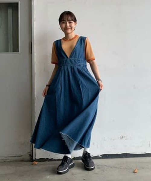 RODEO CROWNS WIDE BOWL（ロデオクラウンズワイドボウル）の「デニムサロペットワンピース（ワンピース・レディース・ブルー/ブラック・FREE）」の18枚目の写真