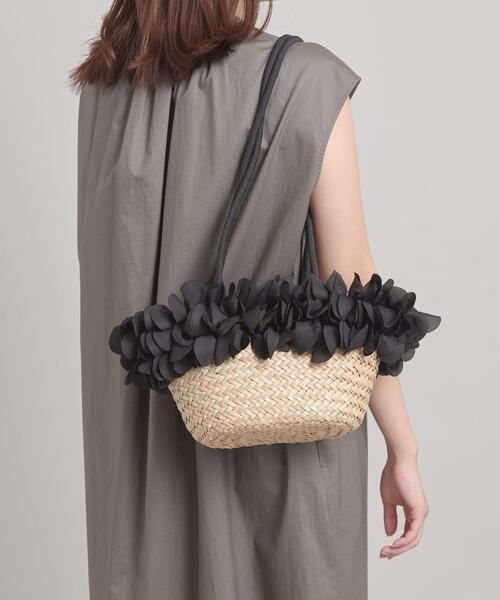 ODETTE E ODILE（オデットエオディール）の「ペタルバスケット（かごバッグ・レディース・ブラック/ベージュ・FREE）」の2枚目の写真