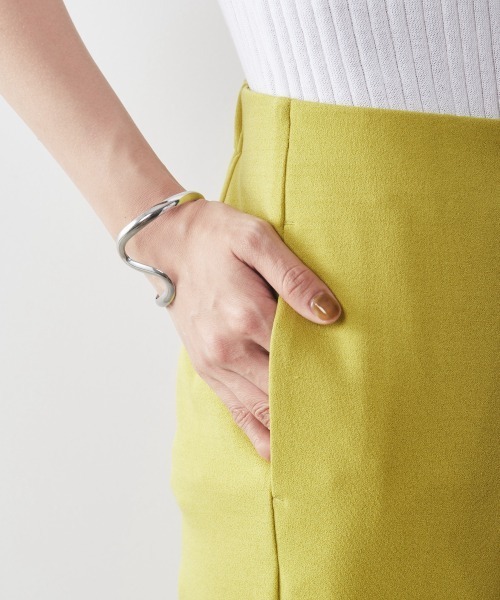 CHIC STYLE（シックスタイル）の「＜大きいサイズ＞センターシームカットソースリットパンツ シックスタイル（その他パンツ・レディース・ブラック/イエロー系/モカ・4L/5L/L/LL/3L）」の21枚目の写真