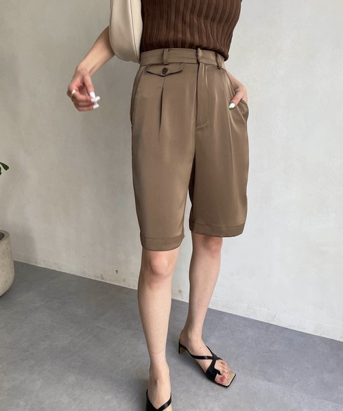 CAPRICIEUX LE'MAGE（カプリシューレマージュ）の「サテンハーフパンツ（その他パンツ・レディース・ブラウン/オリーブ・FREE）」の3枚目の写真