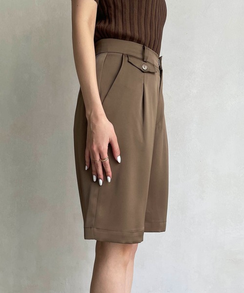 CAPRICIEUX LE'MAGE（カプリシューレマージュ）の「サテンハーフパンツ（その他パンツ・レディース・ブラウン/オリーブ・FREE）」の5枚目の写真