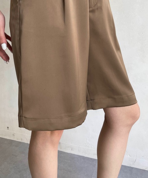 CAPRICIEUX LE'MAGE（カプリシューレマージュ）の「サテンハーフパンツ（その他パンツ・レディース・ブラウン/オリーブ・FREE）」の12枚目の写真