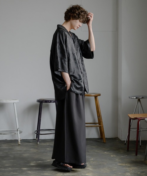 KUUUPY（クーピー）の「Flower Jacquard Open Collar Shirts - フラワージャカード織オープンカラーシャツ（シャツ/ブラウス・メンズ・ブラック・SMALL/MEDIUM/LARGE）」の12枚目の写真