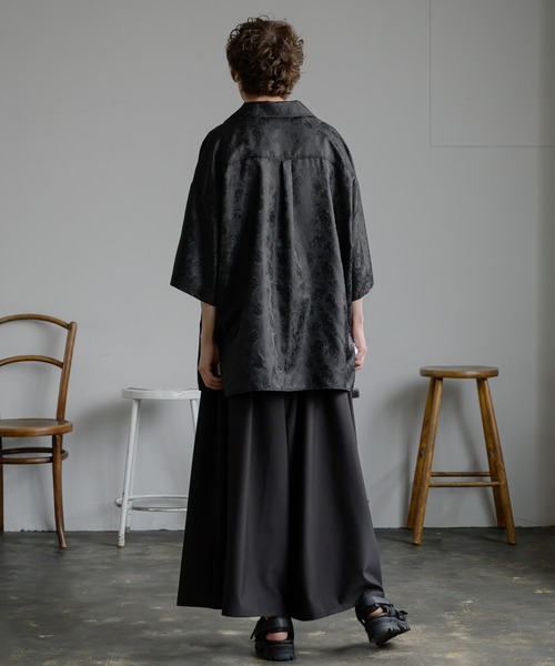 KUUUPY（クーピー）の「Flower Jacquard Open Collar Shirts - フラワージャカード織オープンカラーシャツ（シャツ/ブラウス・メンズ・ブラック・SMALL/MEDIUM/LARGE）」の13枚目の写真