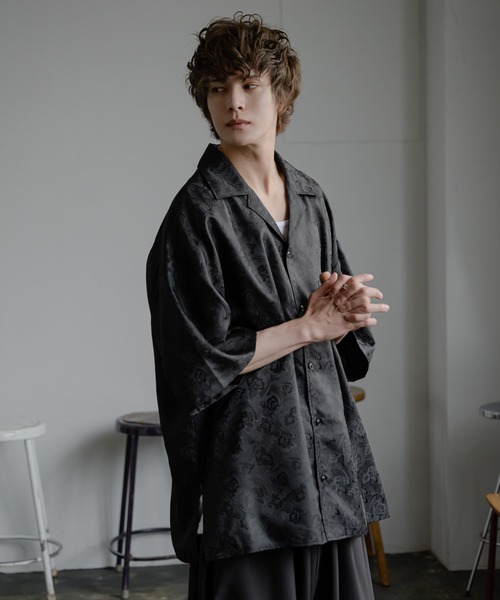 KUUUPY（クーピー）の「Flower Jacquard Open Collar Shirts - フラワージャカード織オープンカラーシャツ（シャツ/ブラウス・メンズ・ブラック・SMALL/MEDIUM/LARGE）」の5枚目の写真