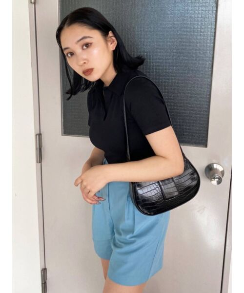 EMODA（エモダ）の「スキッパークロップドトップ（Tシャツ/カットソー・レディース・ホワイト/ブラック/イエロー/ブルー・FREE）」の7枚目の写真