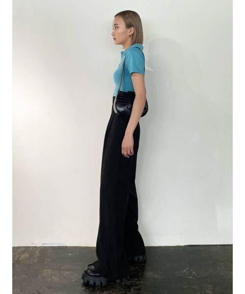 EMODA（エモダ）の「スキッパークロップドトップ（Tシャツ/カットソー・レディース・ホワイト/ブラック/イエロー/ブルー・FREE）」の10枚目の写真