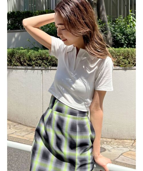 EMODA（エモダ）の「スキッパークロップドトップ（Tシャツ/カットソー・レディース・ホワイト/ブラック/イエロー/ブルー・FREE）」の12枚目の写真