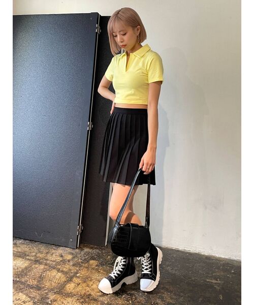 EMODA（エモダ）の「スキッパークロップドトップ（Tシャツ/カットソー・レディース・ホワイト/ブラック/イエロー/ブルー・FREE）」の16枚目の写真