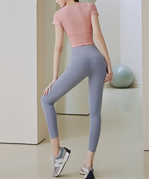 FREE BLUES（フリーブルース）の「カップ付きトレーニングフィットネスウエア/ヨガトップス（スポーツブラ・レディース・ピンク/ブラック/ブルー/アイボリー/グリーン・M/S/L/XL）」の10枚目の写真