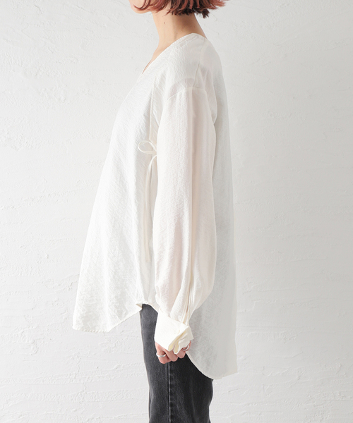 RITO(リト)の「【RITO/リト】STRUCTURE SILK BLOUSE:ブラウス(シャツ/ブラウス・レディース・ホワイト・MEDIUM)」の7枚目の写真