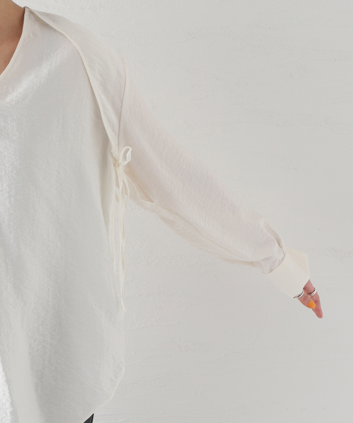 RITO(リト)の「【RITO/リト】STRUCTURE SILK BLOUSE:ブラウス(シャツ/ブラウス・レディース・ホワイト・MEDIUM)」の11枚目の写真