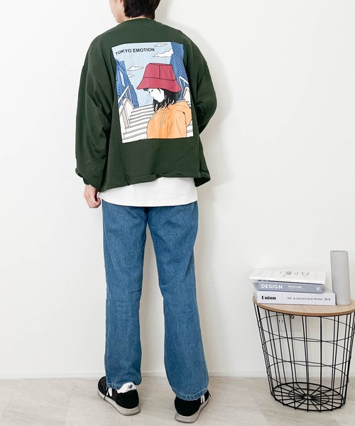 Ritzy(リッツィー)の「裏毛イラストバックプリントクルートレーナー(TOKYO) レディース メンズ(スウェット・メンズ・ホワイト/グリーン/チャコール・MEDIUM/LARGE)」の16枚目の写真
