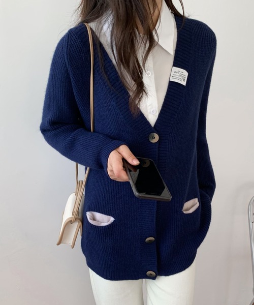 ABITOKYO(アビトーキョー)の「2022AW 畦編みVネックカーディガン(カーディガン/ボレロ・レディース・ベージュ/ネイビー/ピンク/イエロー・FREE)」の3枚目の写真