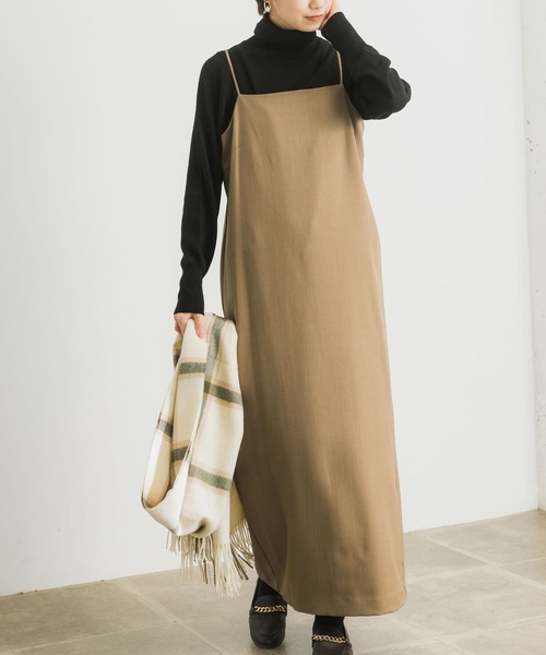 URBAN RESEARCH（アーバンリサーチ）の「ストレートキャミワンピース（ワンピース・レディース・チャコールグレー/ブラック/モカ・38/36）」の3枚目の写真