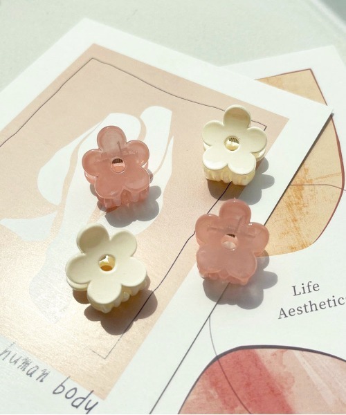 apres jour(アプレジュール)の「【apres jour×ARIAZ】フラワーミニヘアクリップ4SET(バレッタ/ヘアクリップ・レディース・アイボリー/ピンクベージュ・FREE)」の3枚目の写真
