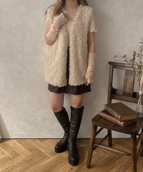 apres jour clair（アプレジュールクレア）の「【apres jour clair】ボアベスト【ZOZOTOWN限定アイテム】（ベスト・レディース・ベージュ/アイボリー・X-LARGE/フリー）」の6枚目の写真