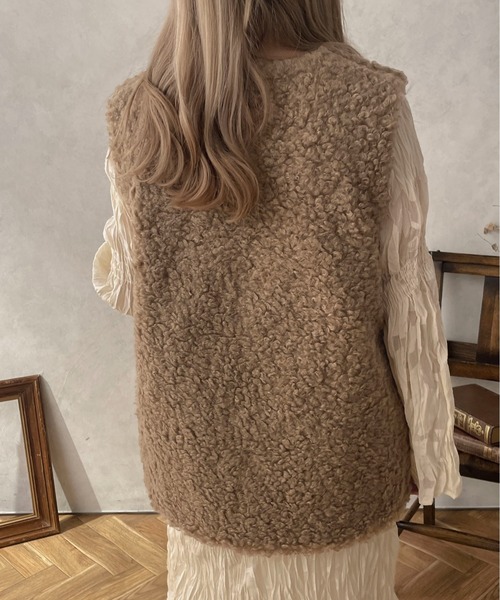 apres jour clair（アプレジュールクレア）の「【apres jour clair】ボアベスト【ZOZOTOWN限定アイテム】（ベスト・レディース・ベージュ/アイボリー・X-LARGE/フリー）」の11枚目の写真