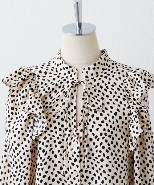 one after another NICE CLAUP(ワンアフターアナザーナイスクラップ)の「フェミニンで上品な印象。前後2WAYリボンブラウス(シャツ/ブラウス・レディース・ベージュ/ブラウン/ホワイト系その他/ブラック系その他・FREE)」の20枚目の写真