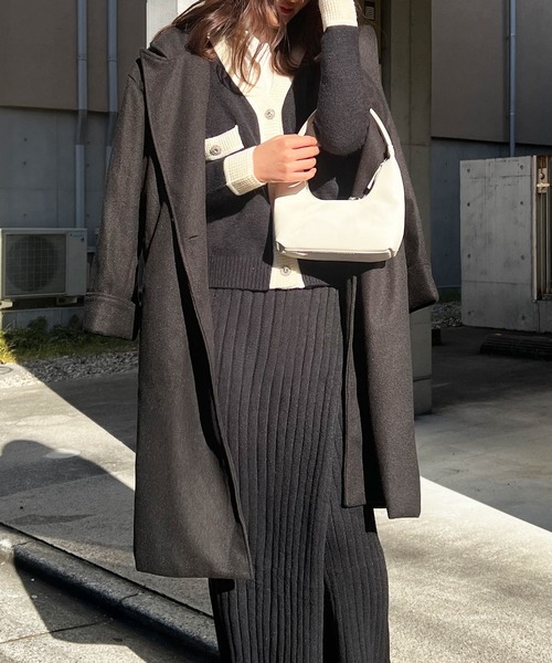 Lamoa(ラモア)の「Lamoa/オーバーサイズ ロングコート(チェスターコート・レディース・ブラック/ブラウン・MEDIUM/LARGE)」の2枚目の写真