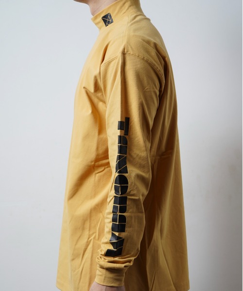 TANGRAM（タングラム）の「SLEEVE LOGO MOCKNECK LONG SLEEVE（Tシャツ/カットソー・メンズ・ピンク/ベージュ/マスタード/ダークグリーン・L/XL/M/S/XXL）」の10枚目の写真