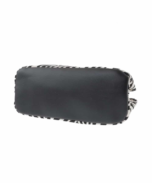 OFUON le MK（オフオンルエムケー）の「【2WAY】アニマル柄スクエアトートバッグ（トートバッグ・レディース・ブラック/ベージュ・38）」の6枚目の写真