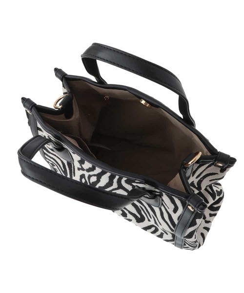 OFUON le MK（オフオンルエムケー）の「【2WAY】アニマル柄スクエアトートバッグ（トートバッグ・レディース・ブラック/ベージュ・38）」の8枚目の写真