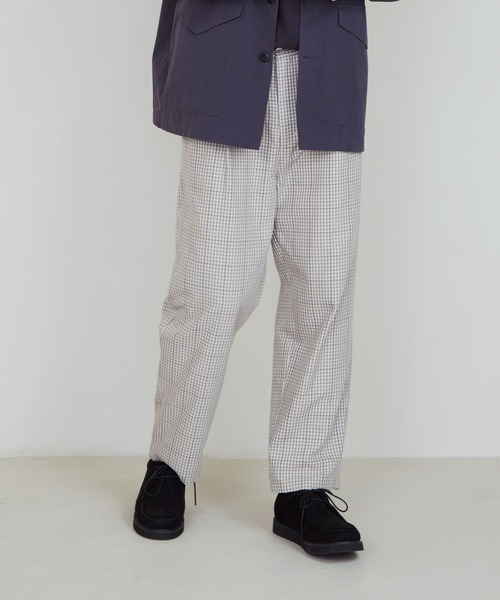 BAYFLOW(ベイフロー)の「T/Rチェッククロップドパンツ(その他パンツ・メンズ・グレー/ベージュ・MEDIUM/LARGE)」の2枚目の写真