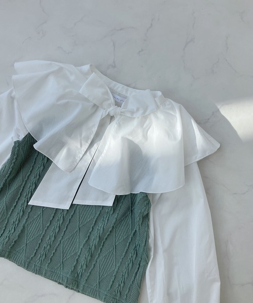 AS KNOW AS plus（アズノゥアズプラス）の「○ケープ衿 ケーブル切替え ボウタイブラウス（シャツ/ブラウス・レディース・ブラック/グリーン/アイボリー・FREE）」の3枚目の写真