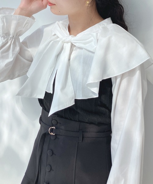 AS KNOW AS plus（アズノゥアズプラス）の「○ケープ衿 ケーブル切替え ボウタイブラウス（シャツ/ブラウス・レディース・ブラック/グリーン/アイボリー・FREE）」の2枚目の写真