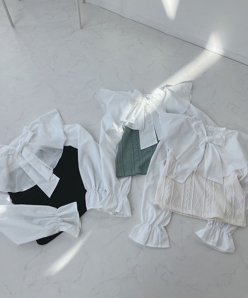 AS KNOW AS plus（アズノゥアズプラス）の「○ケープ衿 ケーブル切替え ボウタイブラウス（シャツ/ブラウス・レディース・ブラック/グリーン/アイボリー・FREE）」の17枚目の写真