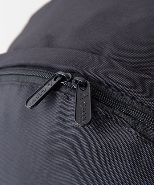GERRY（ジェリー）の「【GERRY/ジェリー】REPREVE　撥水加工　デイパック　バックパック　ワンポイントブランドロゴ（バックパック/リュック・メンズ・チャコールグレー/ブラウン/ブラック・FREE）」の16枚目の写真