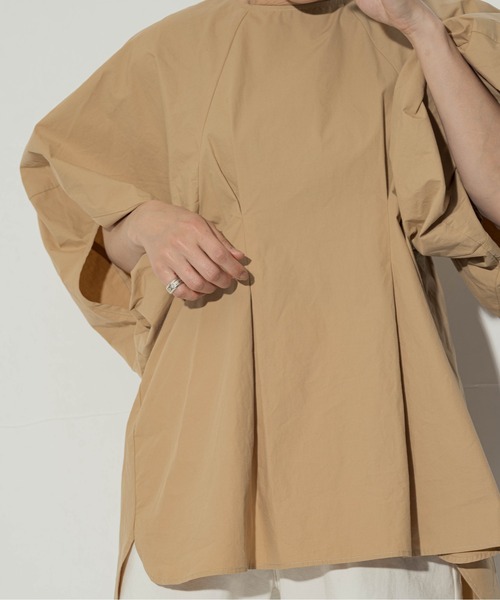 ottilie（オティーリエ）の「ottilie タックボリューム袖チュニック（Tシャツ/カットソー・レディース・オフホワイト/ベージュ・FREE）」の15枚目の写真