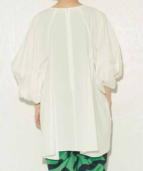 ottilie（オティーリエ）の「ottilie タックボリューム袖チュニック（Tシャツ/カットソー・レディース・オフホワイト/ベージュ・FREE）」の10枚目の写真