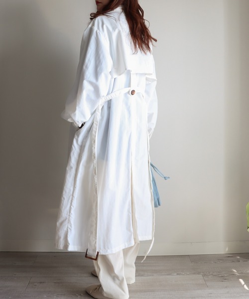 COURO（コウロ）の「ヨーク付き２ｗａｙカラーナイロンステンカラーコート（ステンカラーコート・レディース・ブラック/グリーン/オフホワイト/ベージュ/マスタード・L/M）」の14枚目の写真