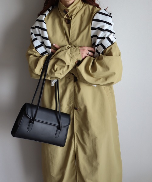 COURO（コウロ）の「ヨーク付き２ｗａｙカラーナイロンステンカラーコート（ステンカラーコート・レディース・ブラック/グリーン/オフホワイト/ベージュ/マスタード・L/M）」の10枚目の写真