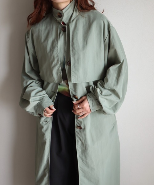 COURO（コウロ）の「ヨーク付き２ｗａｙカラーナイロンステンカラーコート（ステンカラーコート・レディース・ブラック/グリーン/オフホワイト/ベージュ/マスタード・L/M）」の7枚目の写真