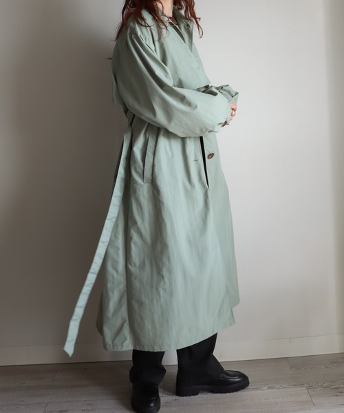 COURO（コウロ）の「ヨーク付き２ｗａｙカラーナイロンステンカラーコート（ステンカラーコート・レディース・ブラック/グリーン/オフホワイト/ベージュ/マスタード・L/M）」の13枚目の写真