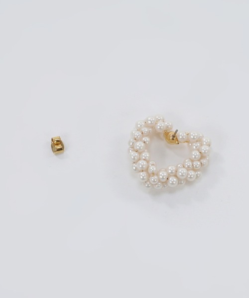 Prima Scherrer（プリマシェレル）の「ハート ツイスト パール ピアス Prima Scherrer（ピアス（両耳用）・レディース・ゴールド・フリー）」の4枚目の写真