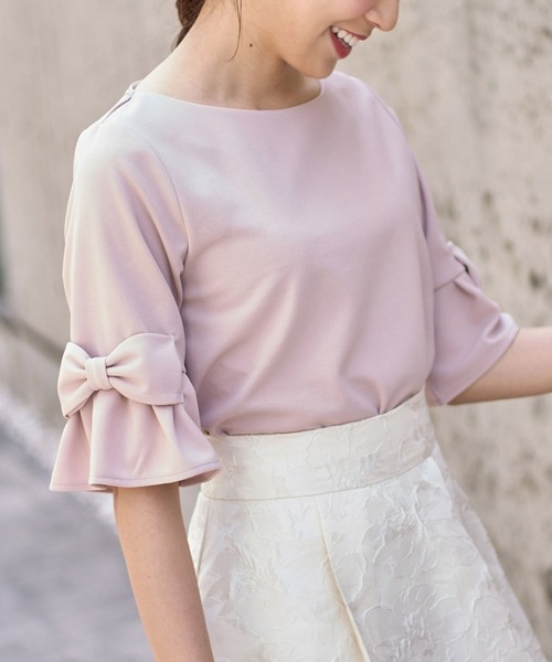 tocco closet(トッコ クローゼット)の「りぼん付き袖口フレアカットプルオーバー(Tシャツ/カットソー・レディース・グレイッシュブルー/ブラック/アイボリー/ピンク系その他・M)」の4枚目の写真