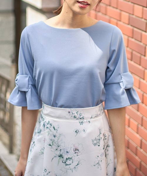 tocco closet(トッコ クローゼット)の「りぼん付き袖口フレアカットプルオーバー(Tシャツ/カットソー・レディース・グレイッシュブルー/ブラック/アイボリー/ピンク系その他・M)」の18枚目の写真