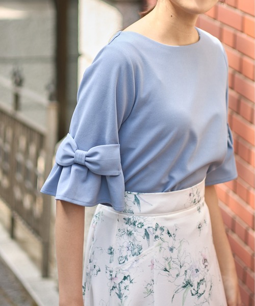 tocco closet(トッコ クローゼット)の「りぼん付き袖口フレアカットプルオーバー(Tシャツ/カットソー・レディース・グレイッシュブルー/ブラック/アイボリー/ピンク系その他・M)」の19枚目の写真