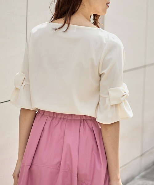 tocco closet(トッコ クローゼット)の「りぼん付き袖口フレアカットプルオーバー(Tシャツ/カットソー・レディース・グレイッシュブルー/ブラック/アイボリー/ピンク系その他・M)」の11枚目の写真