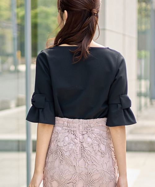 tocco closet(トッコ クローゼット)の「りぼん付き袖口フレアカットプルオーバー(Tシャツ/カットソー・レディース・グレイッシュブルー/ブラック/アイボリー/ピンク系その他・M)」の16枚目の写真