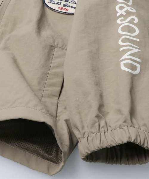 Crescent（クレッセント）の「ワッペン付コーチジャケット（ナイロンジャケット・キッズ・ベージュ/ブラック・110/120/130/90/95/80/100）」の5枚目の写真